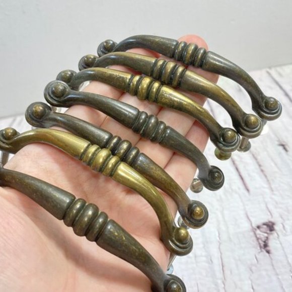 Metal Drawer Pull, Vintage Handle and Pull, Furniture Hardware, Vintage Solid Me - Picture 1 of 9